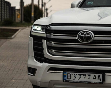 Белый Тойота Ленд Крузер, объемом двигателя 3.45 л и пробегом 60 тыс. км за 78000 $, фото 4 на Automoto.ua