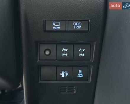 Білий Тойота Ленд Крузер, об'ємом двигуна 3.3 л та пробігом 70 тис. км за 69000 $, фото 44 на Automoto.ua