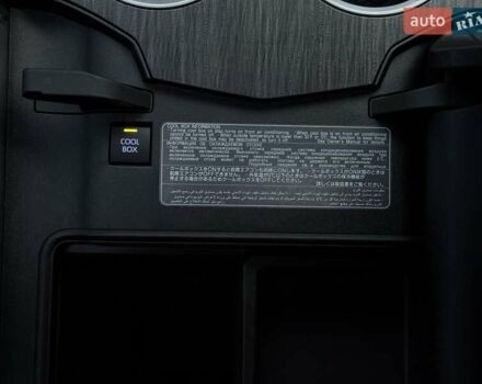 Білий Тойота Ленд Крузер, об'ємом двигуна 3.3 л та пробігом 70 тис. км за 69000 $, фото 41 на Automoto.ua