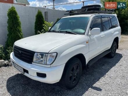 Белый Тойота Ленд Крузер, объемом двигателя 4.5 л и пробегом 352 тыс. км за 10000 $, фото 1 на Automoto.ua