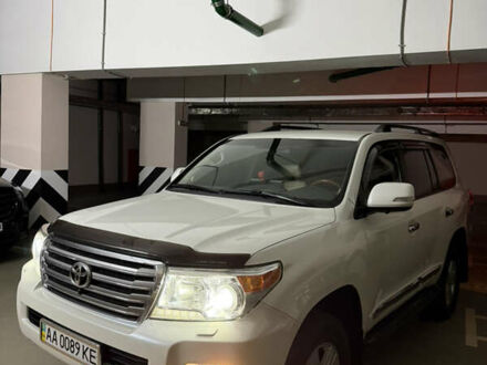 Белый Тойота Ленд Крузер, объемом двигателя 4.46 л и пробегом 221 тыс. км за 45000 $, фото 1 на Automoto.ua