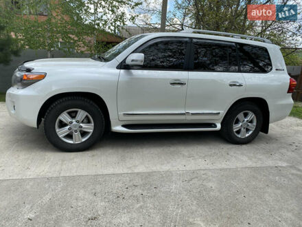 Белый Тойота Ленд Крузер, объемом двигателя 4.46 л и пробегом 53 тыс. км за 62389 $, фото 1 на Automoto.ua