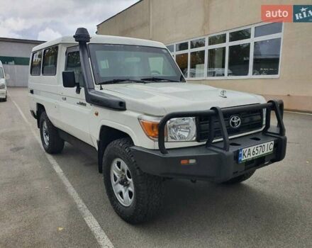 Белый Тойота Ленд Крузер, объемом двигателя 4.2 л и пробегом 40 тыс. км за 85000 $, фото 1 на Automoto.ua