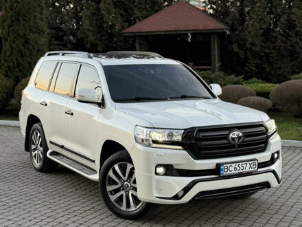 Белый Тойота Ленд Крузер, объемом двигателя 4.61 л и пробегом 145 тыс. км за 45900 $, фото 1 на Automoto.ua