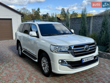 Белый Тойота Ленд Крузер, объемом двигателя 4.46 л и пробегом 195 тыс. км за 44999 $, фото 1 на Automoto.ua