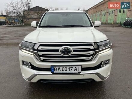 Тойота Ленд Крузер 2017 в Кропивницком (Кировограде) на Automoto.ua Белый Тойота Ленд Крузер, объемом двигателя 4.46 л и пробегом 90 тыс. км за 70000 $, фото 1 на Automoto.ua