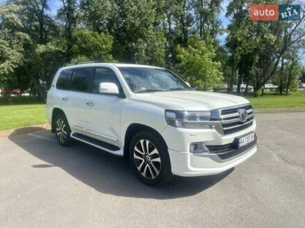 Тойота Ленд Крузер 2019 у Києві на Automoto.ua Білий Тойота Ленд Крузер, об'ємом двигуна 4.46 л та пробігом 225 тис. км за 51900 $, фото 1 на Automoto.ua