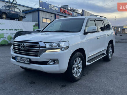 Белый Тойота Ленд Крузер, объемом двигателя 4.46 л и пробегом 125 тыс. км за 58000 $, фото 1 на Automoto.ua