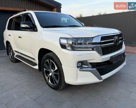 Білий Тойота Ленд Крузер, об'ємом двигуна 0 л та пробігом 150 тис. км за 70500 $, фото 1 на Automoto.ua