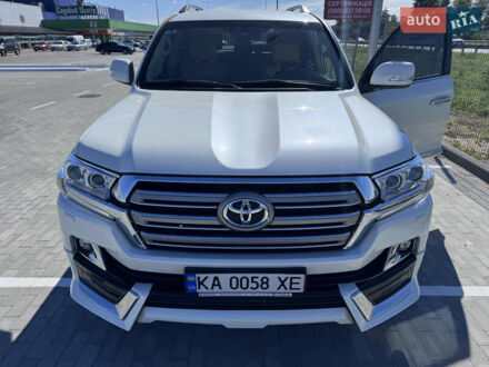 Білий Тойота Ленд Крузер, об'ємом двигуна 4.46 л та пробігом 65 тис. км за 70000 $, фото 1 на Automoto.ua