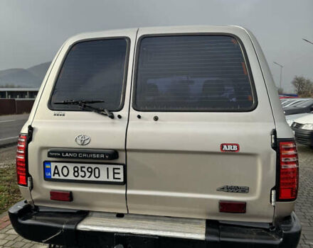 Бежевый Тойота Ленд Крузер, объемом двигателя 4.16 л и пробегом 300 тыс. км за 18900 $, фото 3 на Automoto.ua