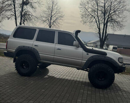 Бежевый Тойота Ленд Крузер, объемом двигателя 4.16 л и пробегом 300 тыс. км за 18900 $, фото 2 на Automoto.ua