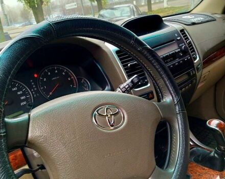 Бежевый Тойота Ленд Крузер, объемом двигателя 4 л и пробегом 330 тыс. км за 12500 $, фото 3 на Automoto.ua