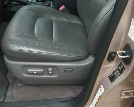 Бежевый Тойота Ленд Крузер, объемом двигателя 4.5 л и пробегом 156 тыс. км за 29000 $, фото 6 на Automoto.ua