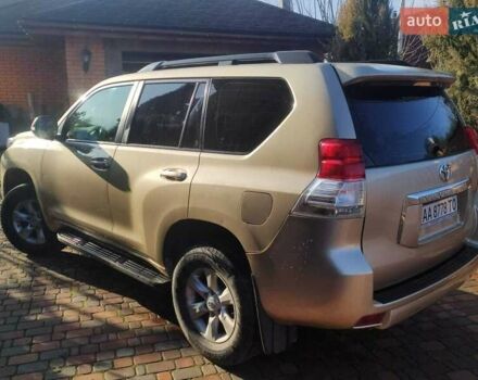 Бежевый Тойота Ленд Крузер, объемом двигателя 2.69 л и пробегом 264 тыс. км за 23000 $, фото 4 на Automoto.ua