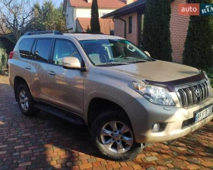 Бежевый Тойота Ленд Крузер, объемом двигателя 2.69 л и пробегом 264 тыс. км за 23000 $, фото 3 на Automoto.ua