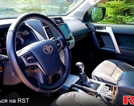 Бежевый Тойота Ленд Крузер, объемом двигателя 4 л и пробегом 90 тыс. км за 39500 $, фото 3 на Automoto.ua