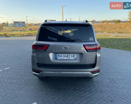 Бежевый Тойота Ленд Крузер, объемом двигателя 3.45 л и пробегом 24 тыс. км за 93000 $, фото 6 на Automoto.ua