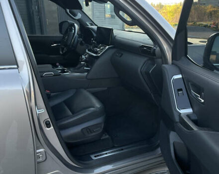 Бежевый Тойота Ленд Крузер, объемом двигателя 3.45 л и пробегом 24 тыс. км за 93000 $, фото 14 на Automoto.ua