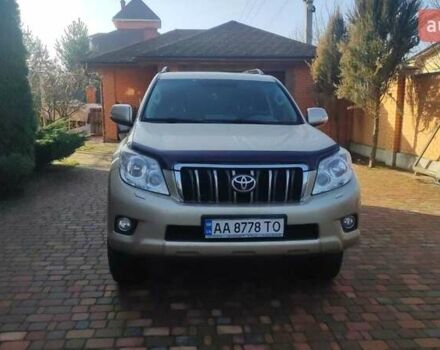 Бежевый Тойота Ленд Крузер, объемом двигателя 2.69 л и пробегом 264 тыс. км за 23000 $, фото 1 на Automoto.ua