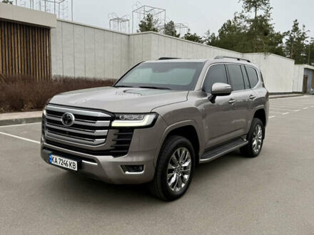 Тойота Ленд Крузер 2021 в Киеве на Automoto.ua Бежевый Тойота Ленд Крузер, объемом двигателя 3.45 л и пробегом 20 тыс. км за 160000 $, фото 1 на Automoto.ua
