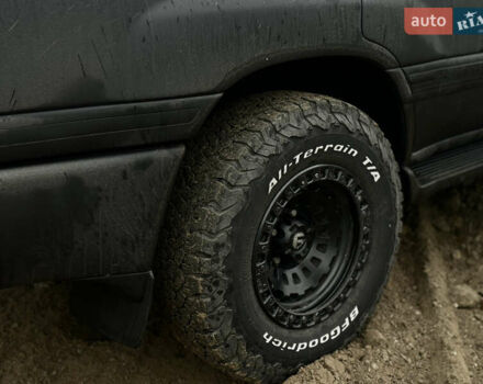 Черный Тойота Ленд Крузер, объемом двигателя 4.16 л и пробегом 400 тыс. км за 15000 $, фото 19 на Automoto.ua