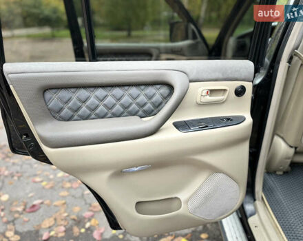 Черный Тойота Ленд Крузер, объемом двигателя 4.16 л и пробегом 560 тыс. км за 18499 $, фото 31 на Automoto.ua