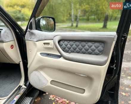 Черный Тойота Ленд Крузер, объемом двигателя 4.16 л и пробегом 560 тыс. км за 18499 $, фото 39 на Automoto.ua