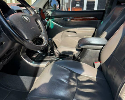 Черный Тойота Ленд Крузер, объемом двигателя 3.96 л и пробегом 430 тыс. км за 13000 $, фото 2 на Automoto.ua