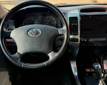 Черный Тойота Ленд Крузер, объемом двигателя 3.96 л и пробегом 430 тыс. км за 13000 $, фото 1 на Automoto.ua