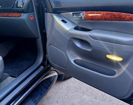 Чорний Тойота Ленд Крузер, об'ємом двигуна 4 л та пробігом 200 тис. км за 16000 $, фото 13 на Automoto.ua