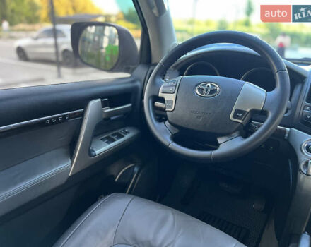 Чорний Тойота Ленд Крузер, об'ємом двигуна 4.66 л та пробігом 310 тис. км за 23900 $, фото 28 на Automoto.ua