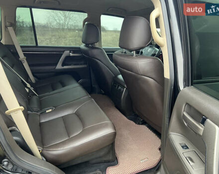 Чорний Тойота Ленд Крузер, об'ємом двигуна 4.7 л та пробігом 291 тис. км за 22800 $, фото 12 на Automoto.ua