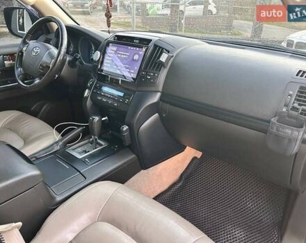 Чорний Тойота Ленд Крузер, об'ємом двигуна 4.66 л та пробігом 204 тис. км за 24300 $, фото 31 на Automoto.ua