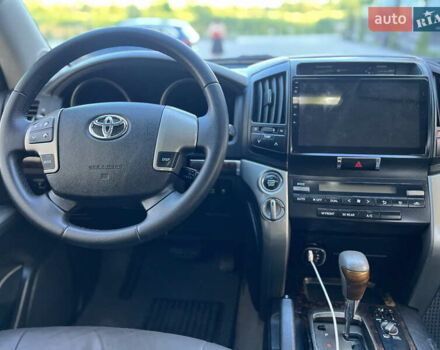 Чорний Тойота Ленд Крузер, об'ємом двигуна 4.66 л та пробігом 310 тис. км за 23900 $, фото 29 на Automoto.ua