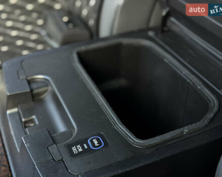 Черный Тойота Ленд Крузер, объемом двигателя 4.66 л и пробегом 329 тыс. км за 21000 $, фото 17 на Automoto.ua