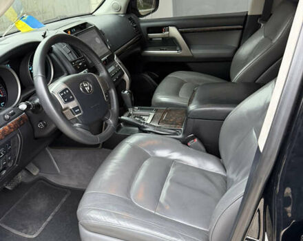 Черный Тойота Ленд Крузер, объемом двигателя 4.66 л и пробегом 355 тыс. км за 23499 $, фото 6 на Automoto.ua
