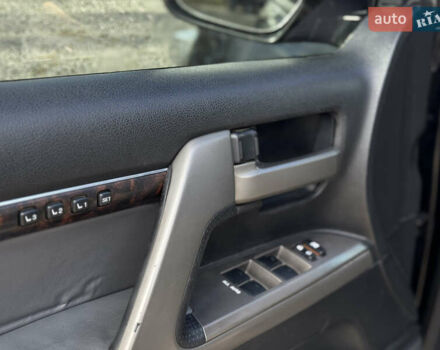 Черный Тойота Ленд Крузер, объемом двигателя 4.66 л и пробегом 329 тыс. км за 21000 $, фото 9 на Automoto.ua