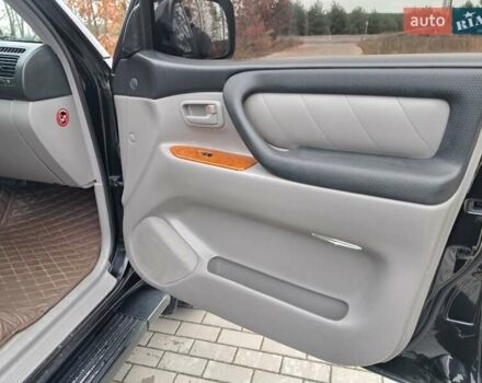 Черный Тойота Ленд Крузер, объемом двигателя 4.66 л и пробегом 337 тыс. км за 20700 $, фото 35 на Automoto.ua