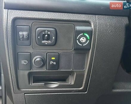 Чорний Тойота Ленд Крузер, об'ємом двигуна 4.66 л та пробігом 204 тис. км за 24300 $, фото 16 на Automoto.ua