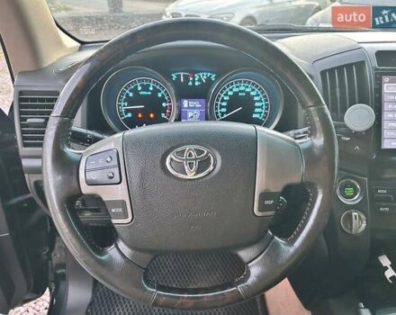 Чорний Тойота Ленд Крузер, об'ємом двигуна 4.66 л та пробігом 204 тис. км за 24300 $, фото 17 на Automoto.ua