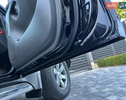 Чорний Тойота Ленд Крузер, об'ємом двигуна 2.98 л та пробігом 270 тис. км за 17800 $, фото 14 на Automoto.ua