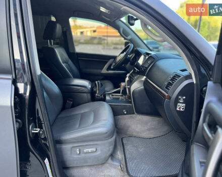 Чорний Тойота Ленд Крузер, об'ємом двигуна 4.66 л та пробігом 310 тис. км за 23900 $, фото 31 на Automoto.ua