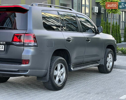 Чорний Тойота Ленд Крузер, об'ємом двигуна 4.66 л та пробігом 310 тис. км за 23900 $, фото 20 на Automoto.ua