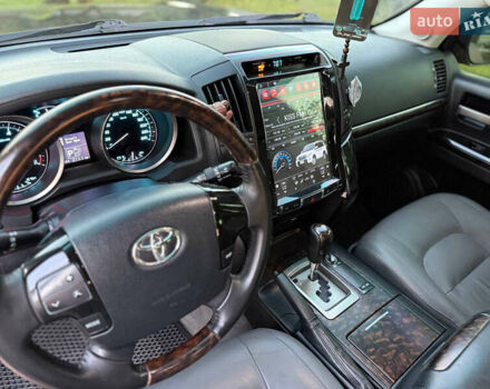 Черный Тойота Ленд Крузер, объемом двигателя 4.66 л и пробегом 245 тыс. км за 21999 $, фото 8 на Automoto.ua
