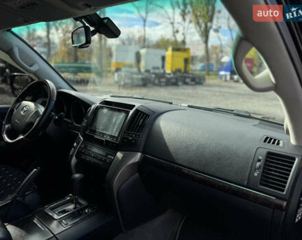 Черный Тойота Ленд Крузер, объемом двигателя 4.66 л и пробегом 329 тыс. км за 21000 $, фото 6 на Automoto.ua