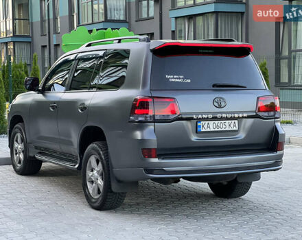 Чорний Тойота Ленд Крузер, об'ємом двигуна 4.66 л та пробігом 310 тис. км за 23900 $, фото 18 на Automoto.ua