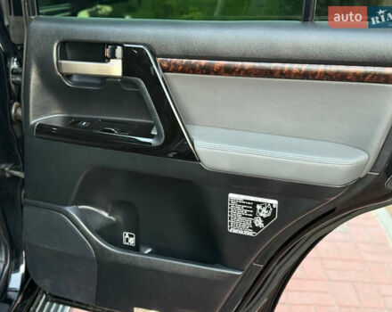 Черный Тойота Ленд Крузер, объемом двигателя 4.66 л и пробегом 245 тыс. км за 21999 $, фото 17 на Automoto.ua