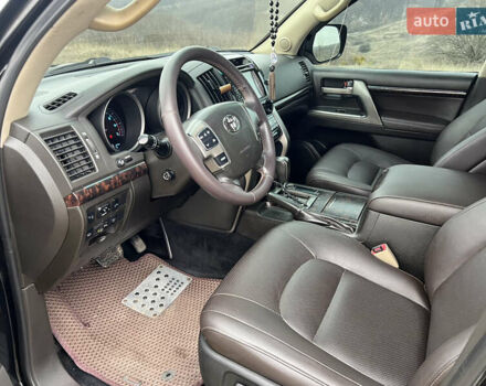 Чорний Тойота Ленд Крузер, об'ємом двигуна 4.7 л та пробігом 291 тис. км за 22800 $, фото 15 на Automoto.ua