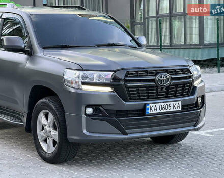 Чорний Тойота Ленд Крузер, об'ємом двигуна 4.66 л та пробігом 310 тис. км за 23900 $, фото 11 на Automoto.ua